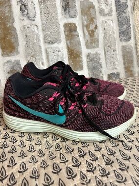Nike Lunartempo 2 Women's Black Pink & Teal Knit Running Shoes